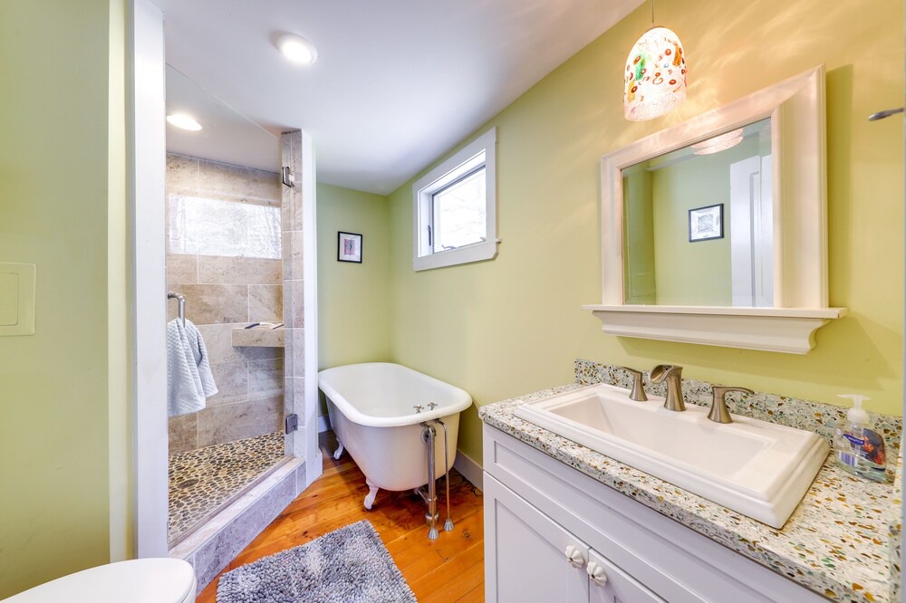Photo of Bathroom in Peaks Island