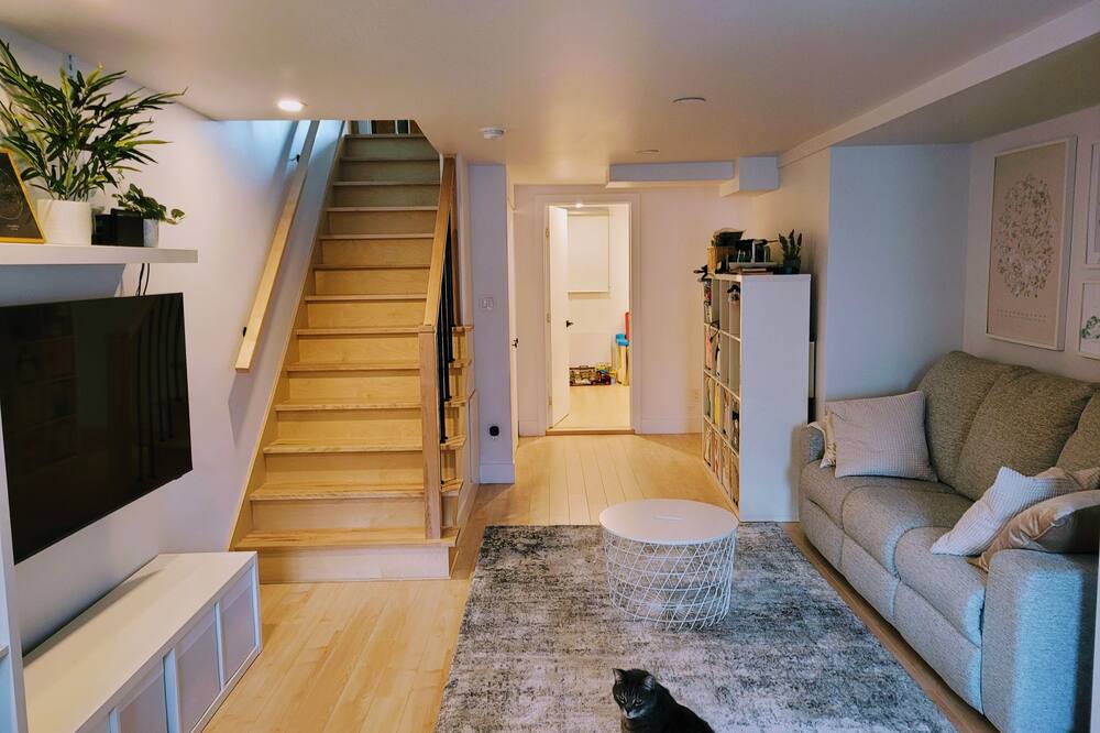 Photo of Livingroom in Ahuntsic