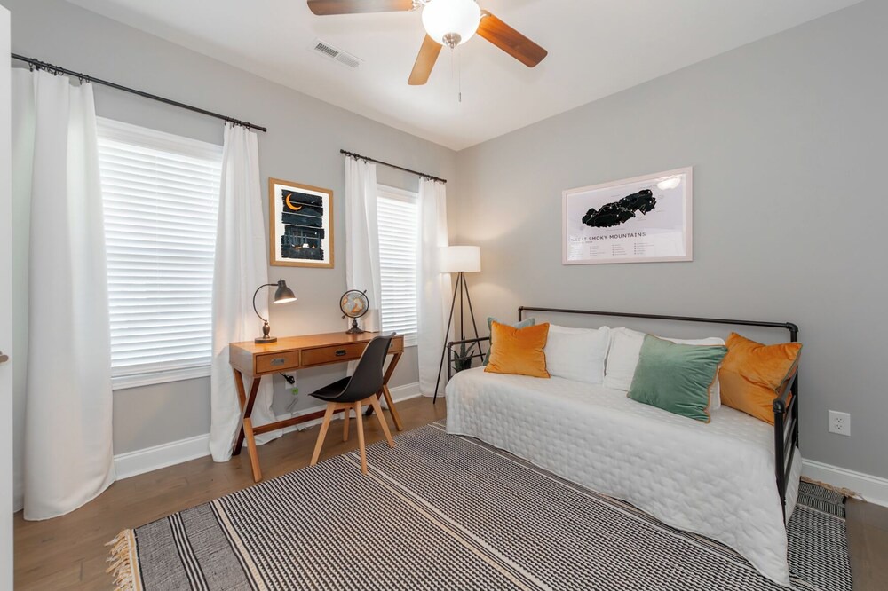 Photo of Bedroom in Karns
