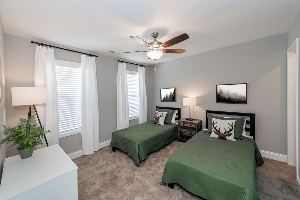 Photo of Bedroom in Karns