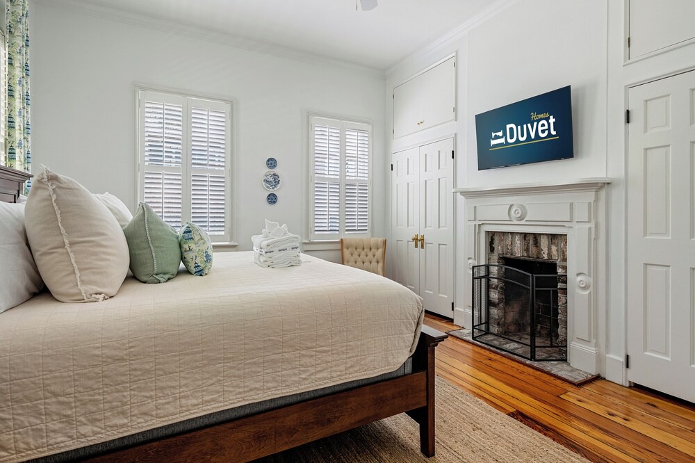 Photo of Bedroom in South of Broad