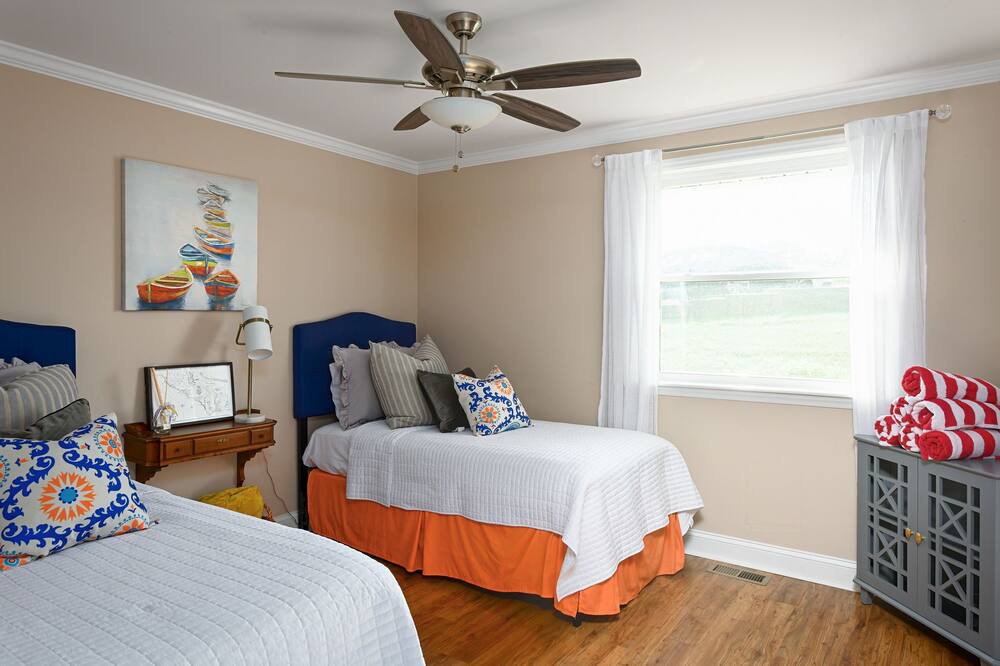 Photo of Bedroom in Southmont