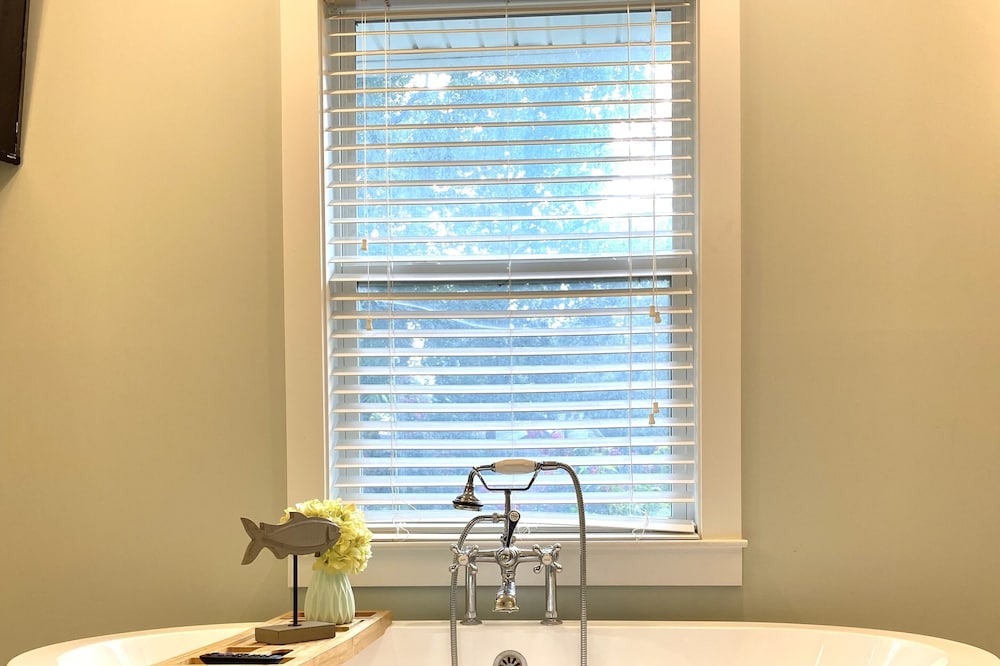 Photo of Bathroom in Lake Secession