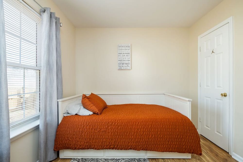 Photo of Bedroom in Paw Creek