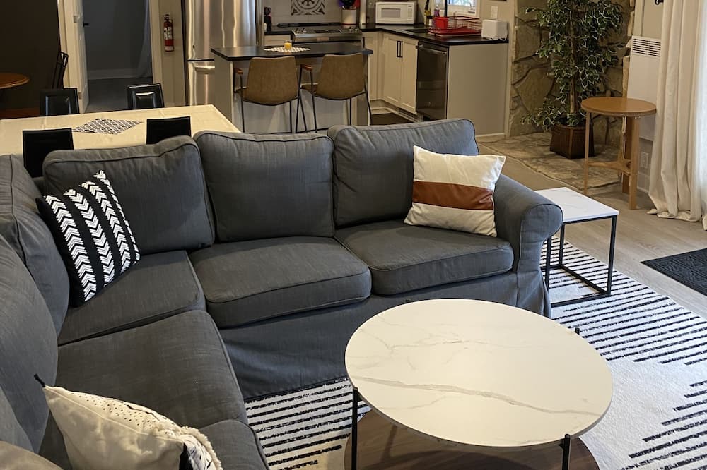 Photo of Livingroom in Piedmont