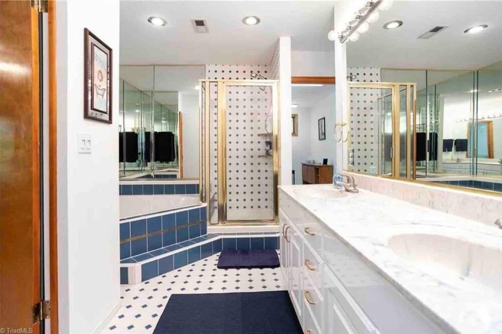 Photo of Bathroom in Southmont