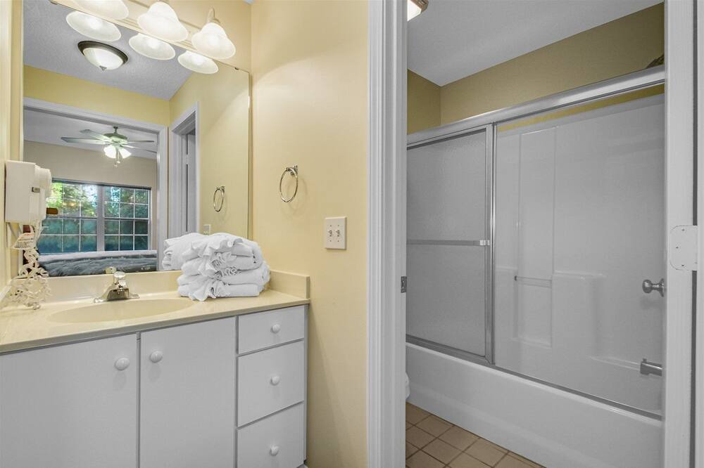 Photo of Bathroom in Red Hill