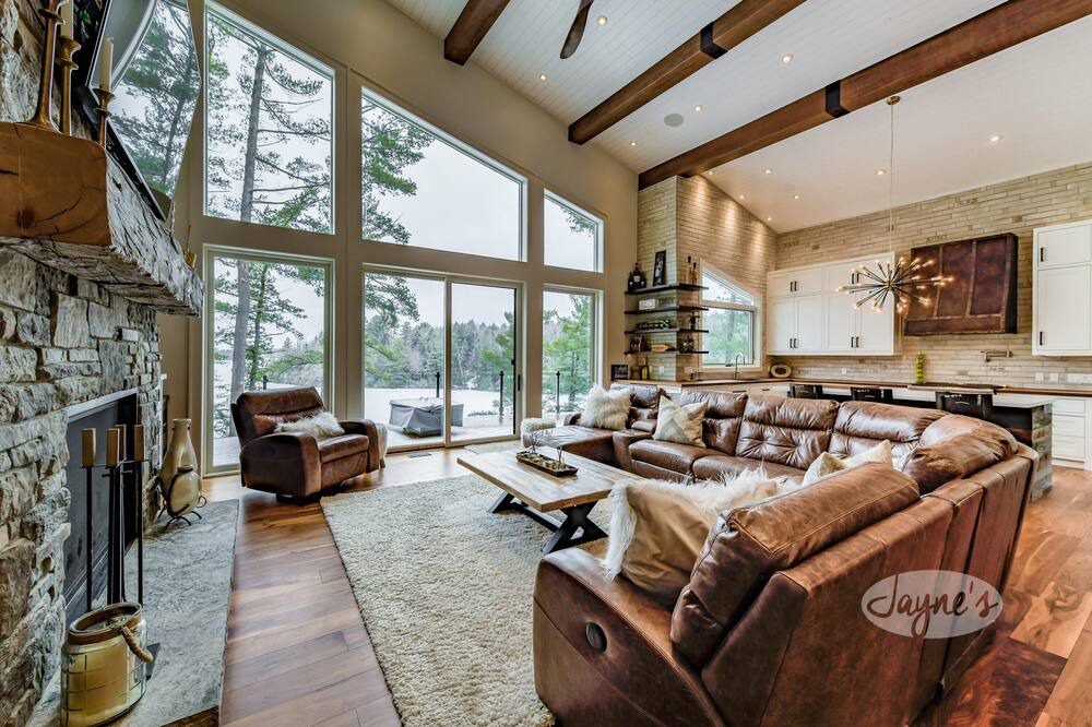 Photo of Livingroom in Georgian Bay