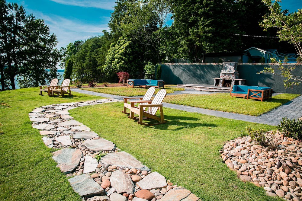 Photo of Outdoor in Steele Creek