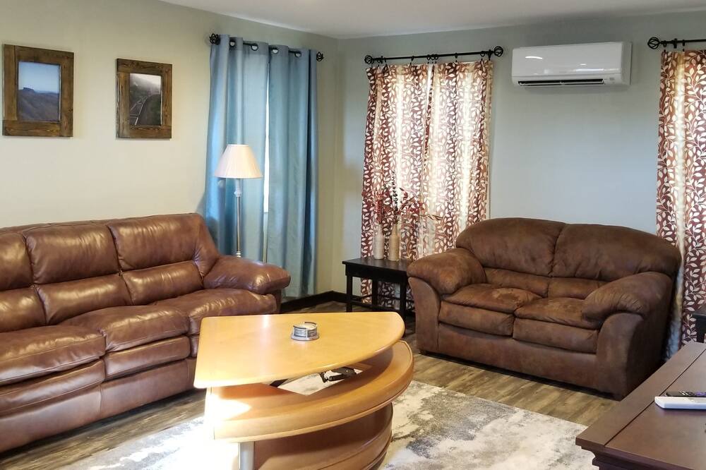 Photo of Livingroom in Spruce Pine