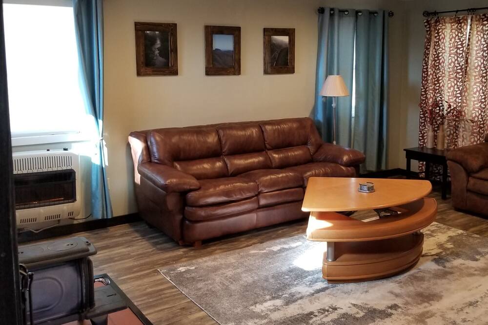 Photo of Livingroom in Spruce Pine