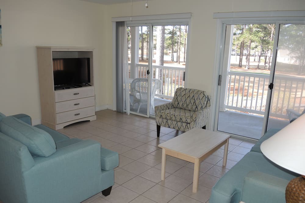 Photo of Livingroom in Calabash