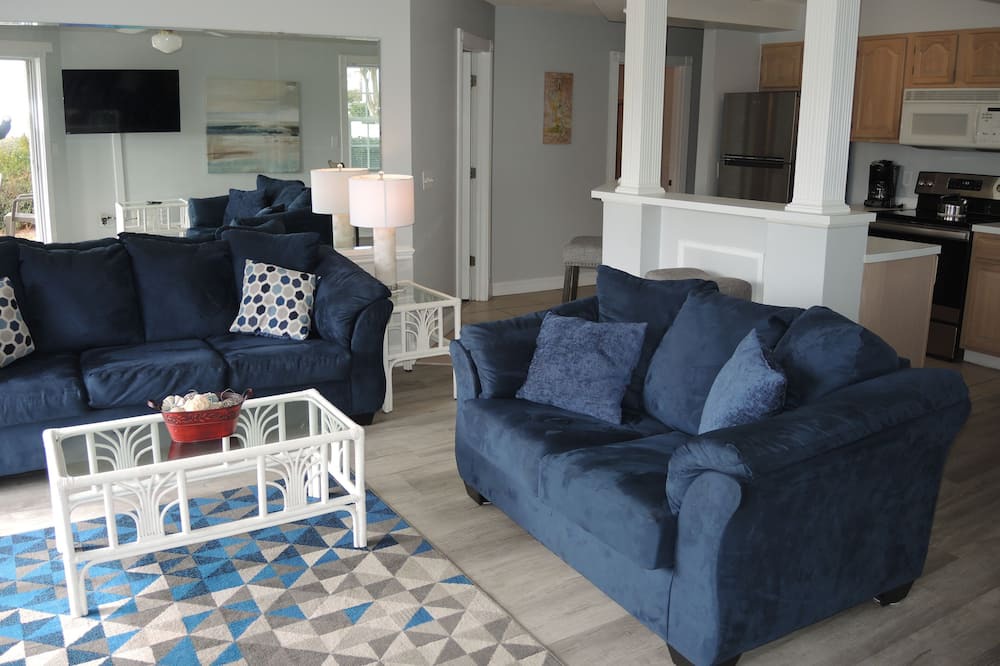 Photo of Livingroom in Calabash