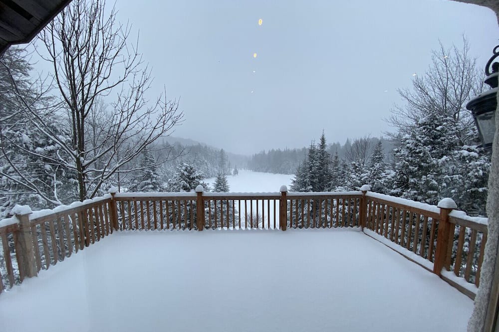 Photo of Patio Balcony in Val Morin