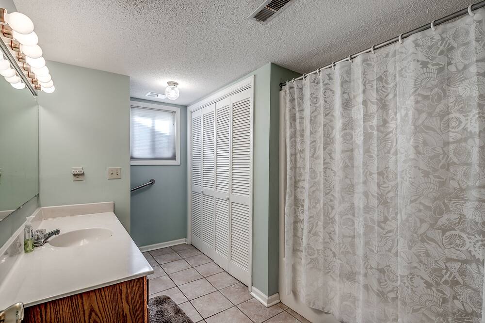 Photo of Bathroom in Ocean Grove