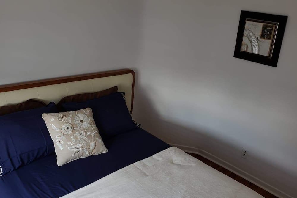 Photo of Bedroom in Saint-Leonard