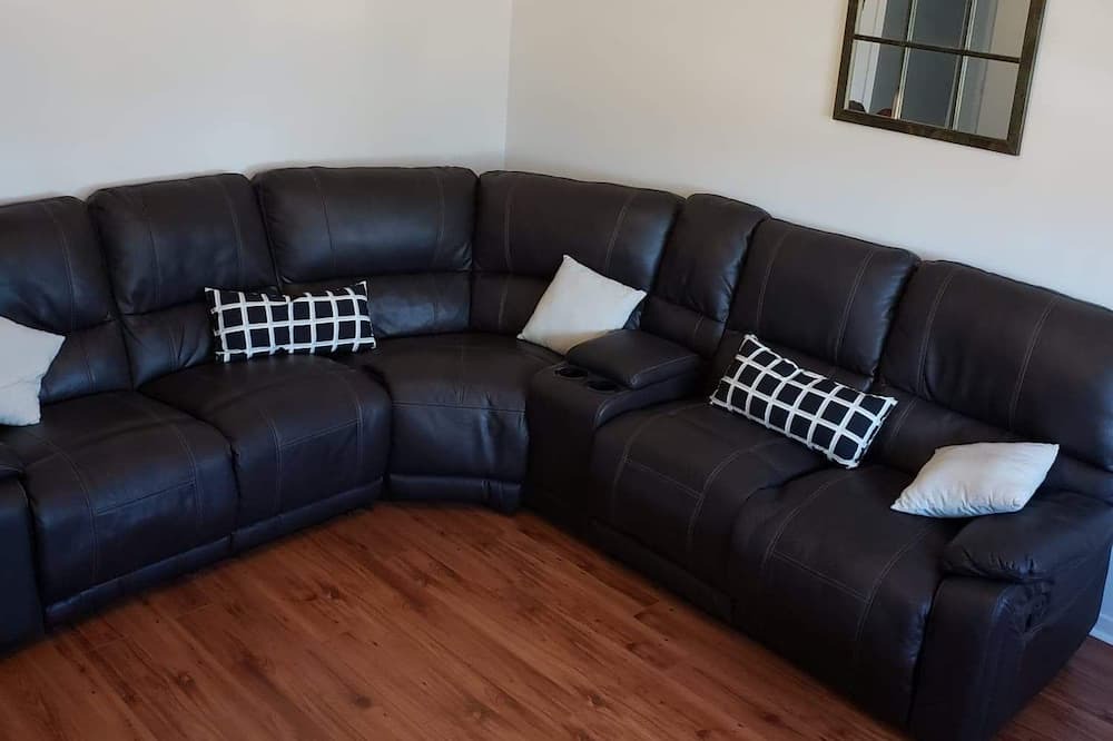 Photo of Livingroom in Saint-Leonard