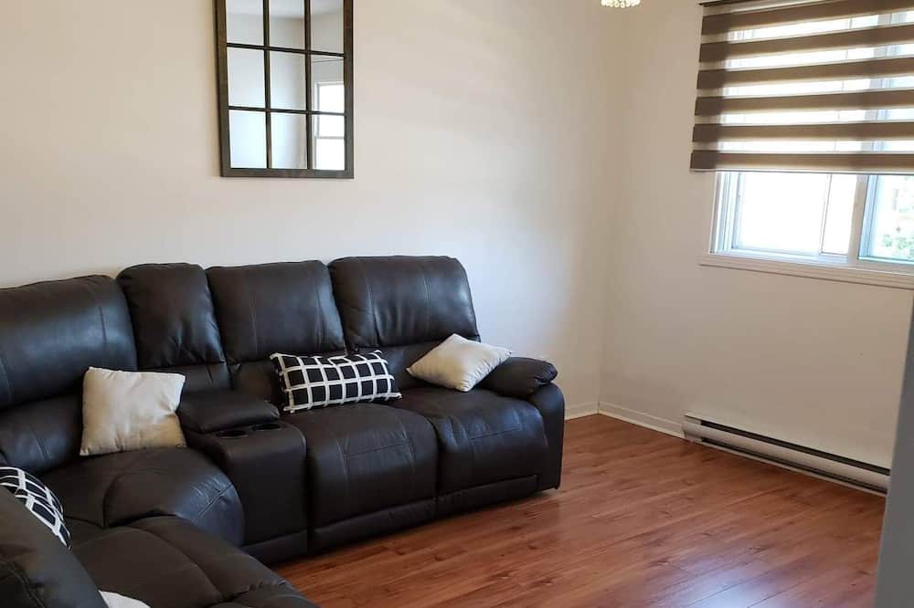 Photo of Livingroom in Saint-Leonard