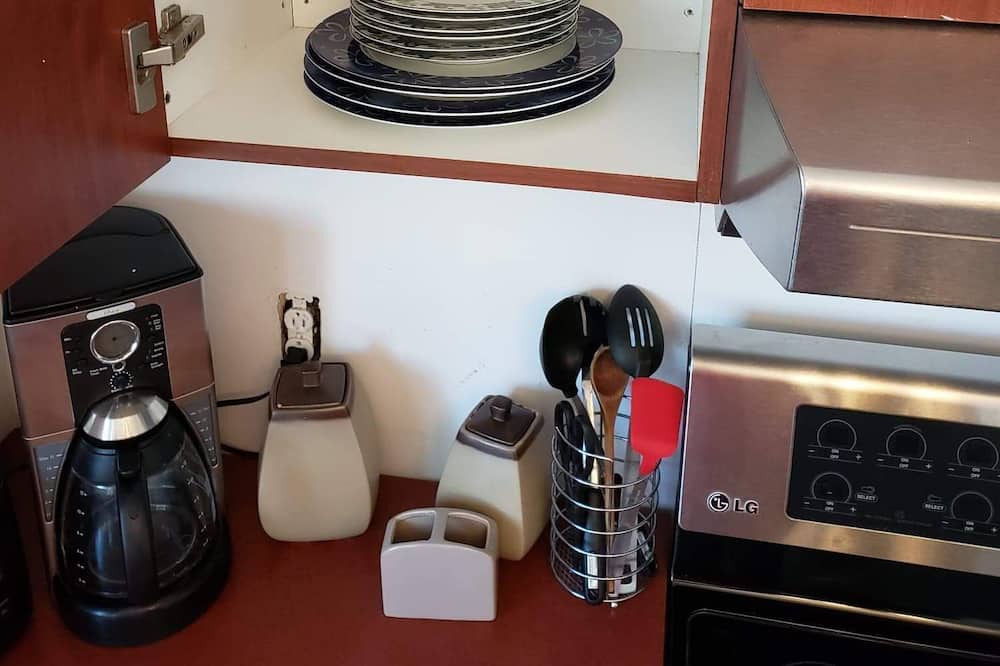 Photo of Kitchen in Saint-Leonard
