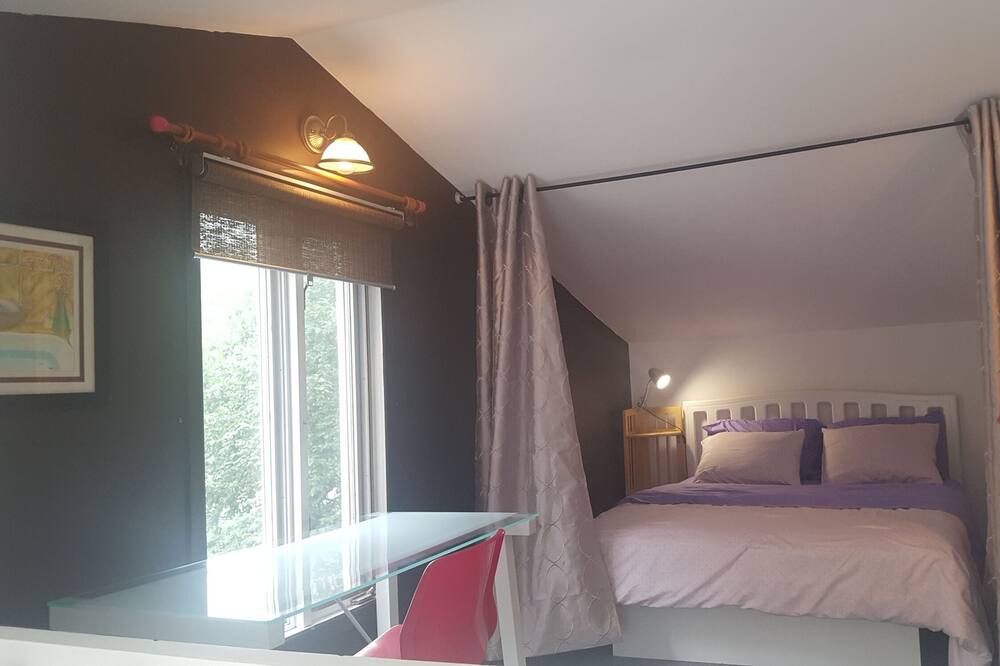 Photo of Bedroom in Saint-Sacrement