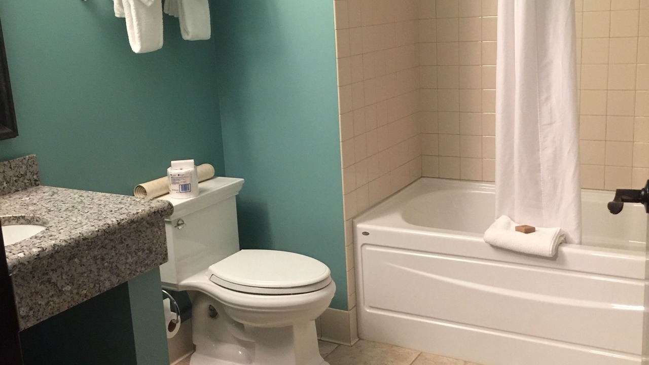 Photo of Bathroom in Carlyle
