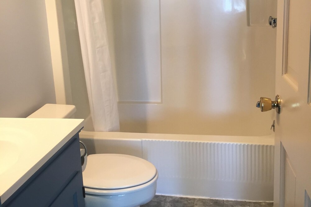 Photo of Bathroom in Tenants Harbor