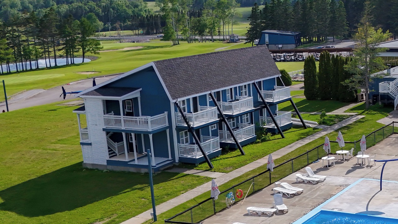 Photo of Others in Saint Georges de Malbaie
