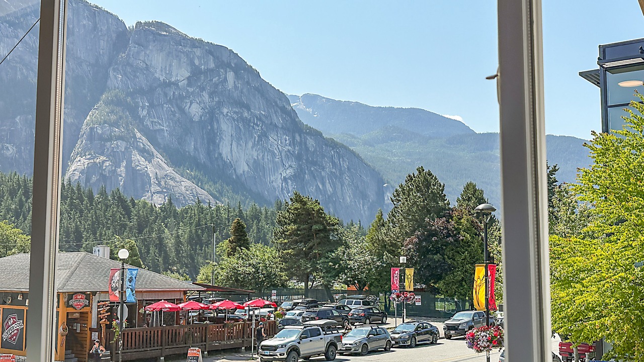 Photo of Bedroom in Downtown Squamish