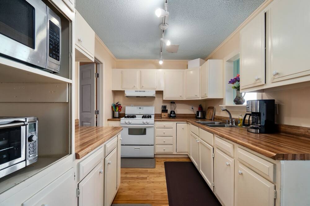 Photo of Kitchen in Cedar Island