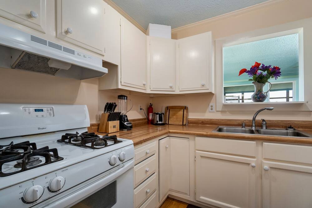 Photo of Kitchen in Cedar Island