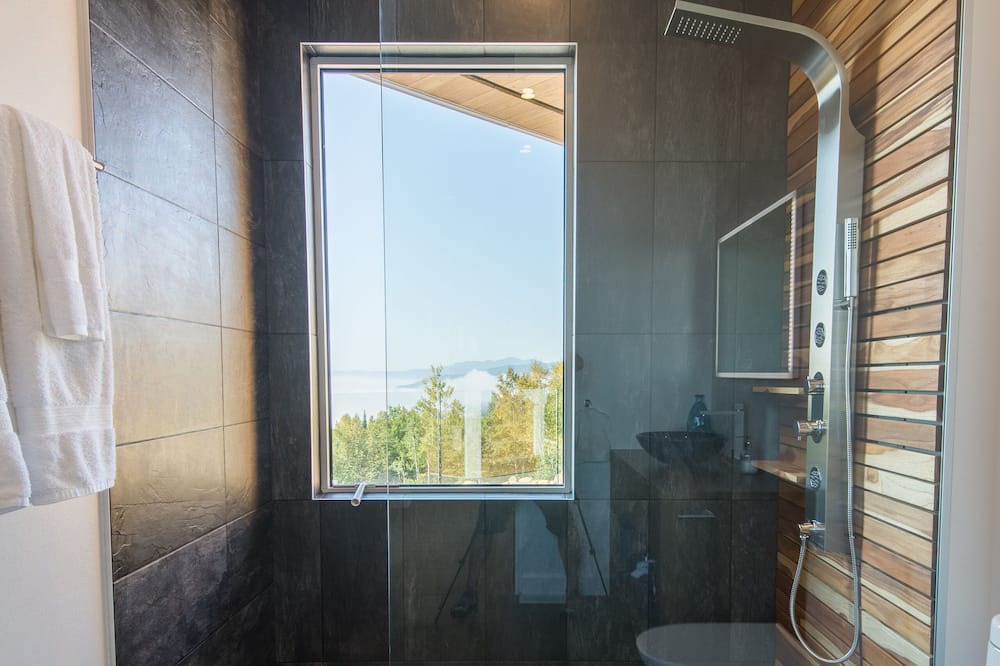 Photo of Bathroom in La Malbaie