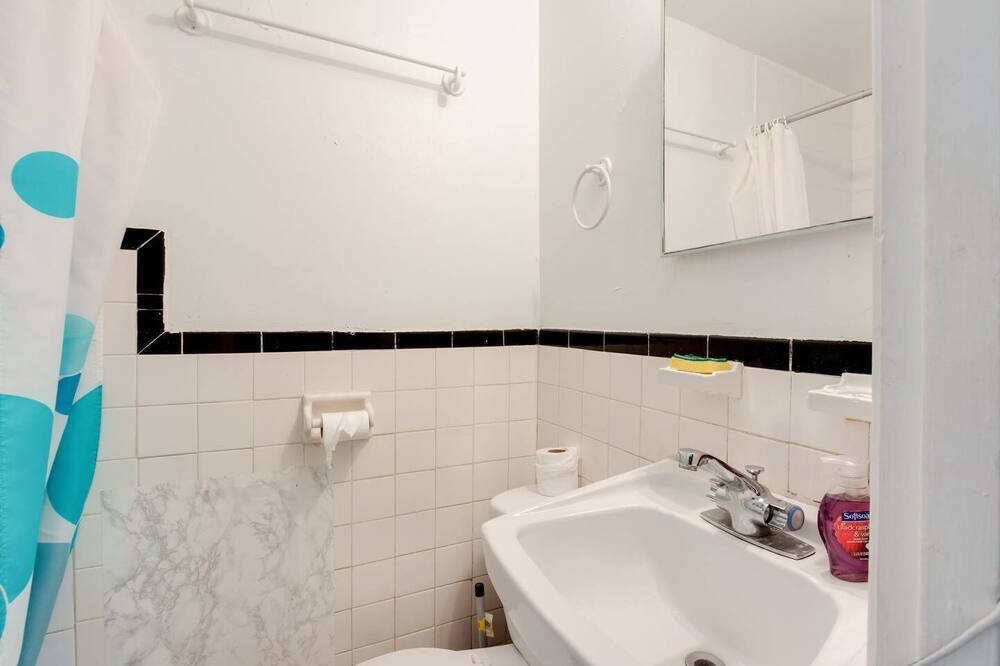 Photo of Bathroom in Ville-Marie