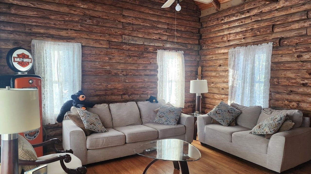 Photo of Livingroom in Wilson Creek