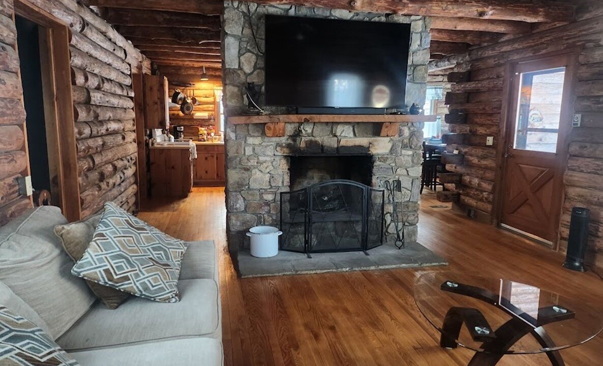 Photo of Livingroom in Wilson Creek