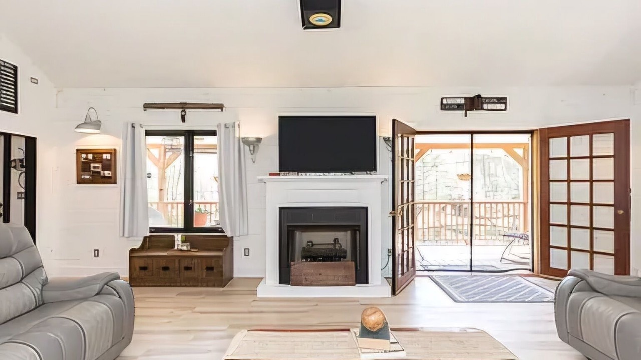 Photo of Livingroom in Wilson Creek