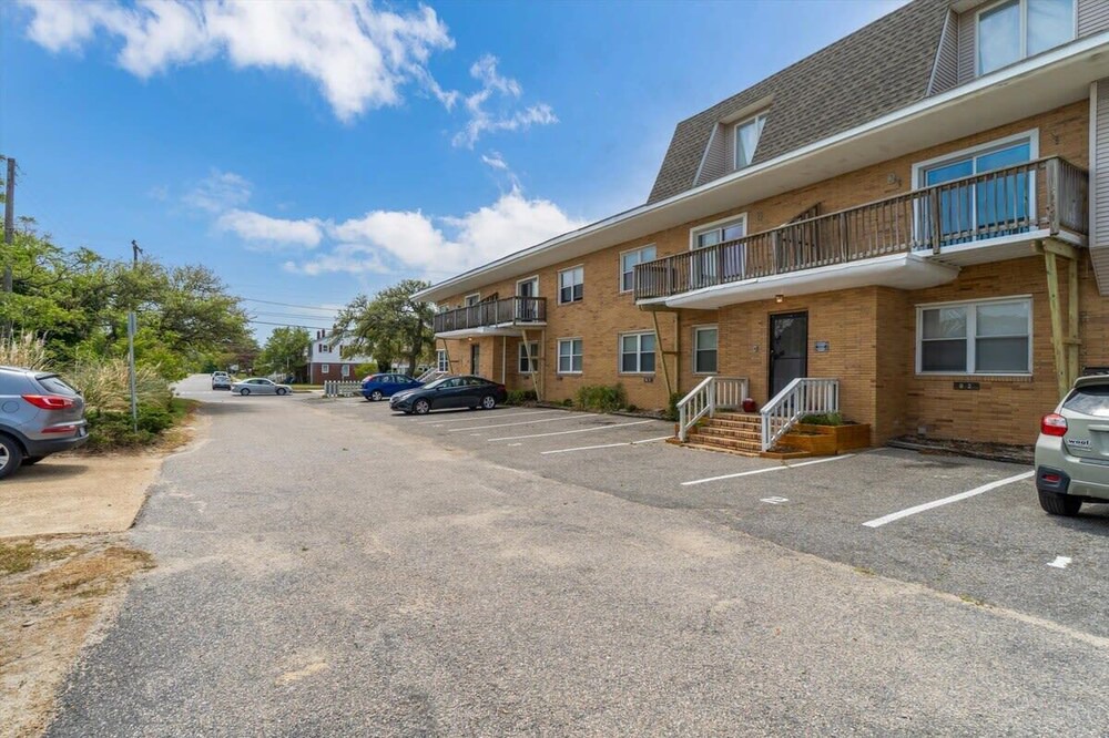 Photo of Outdoor in Cottage Line