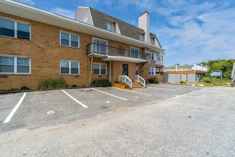 Photo of Outdoor in Cottage Line