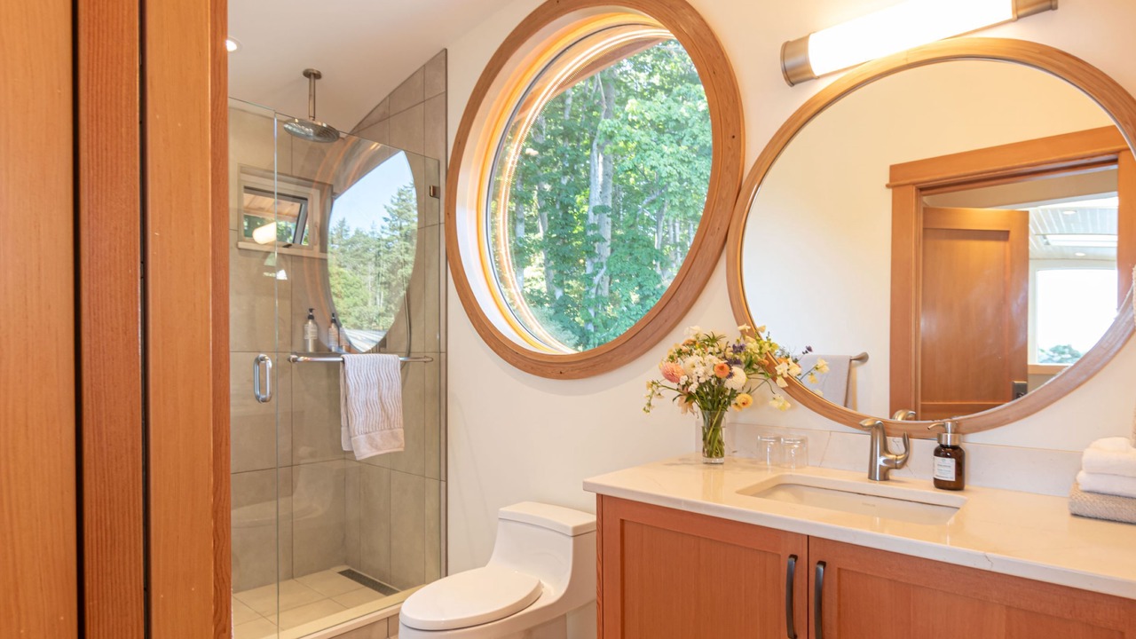 Photo of Bathroom in Salt Spring Island