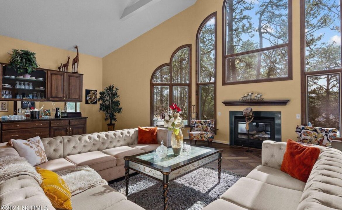 Photo of Livingroom in Seven Lakes