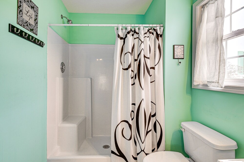 Photo of Bathroom in Garden City