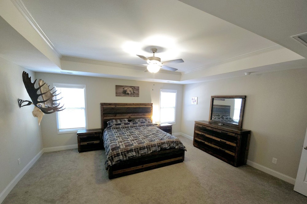 Photo of Bedroom in Seven Lakes