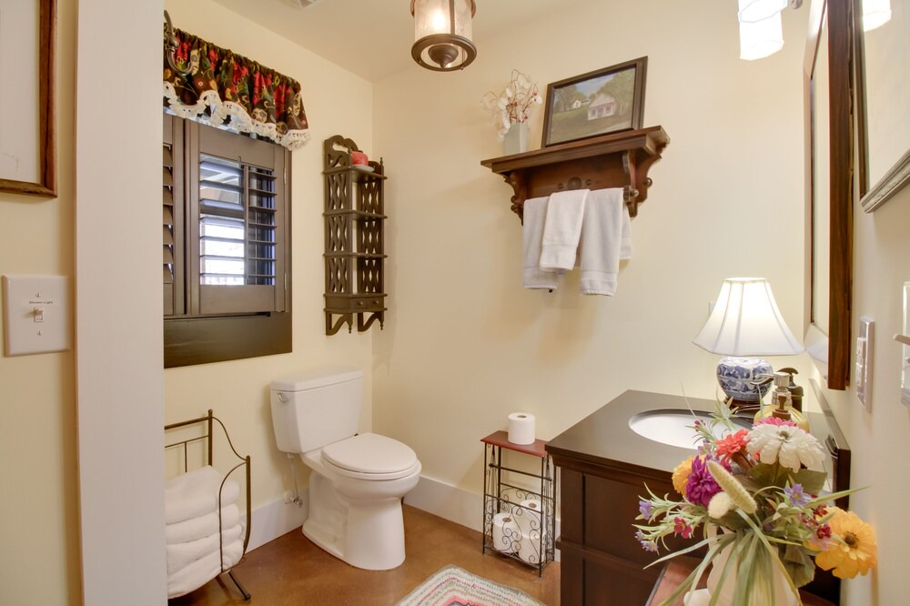 Photo of Bathroom in Roseland