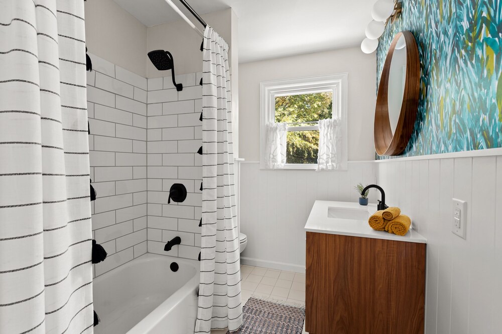 Photo of Bathroom in Gantt