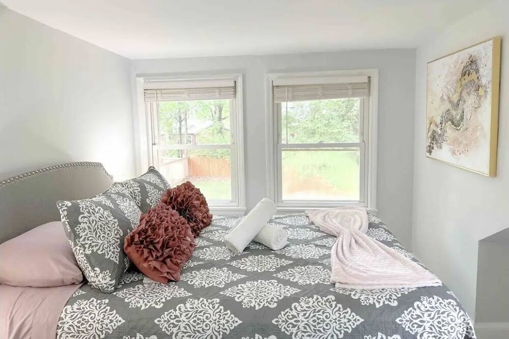 Photo of Bedroom in Enderly Park