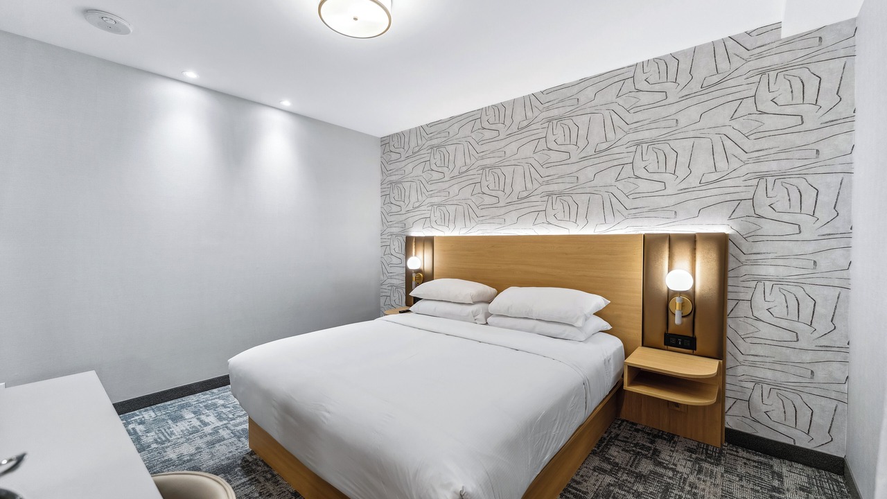 Photo of Bedroom in Fallsview