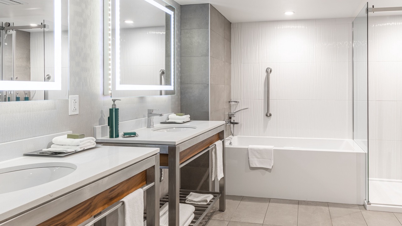 Photo of Bathroom in Laval