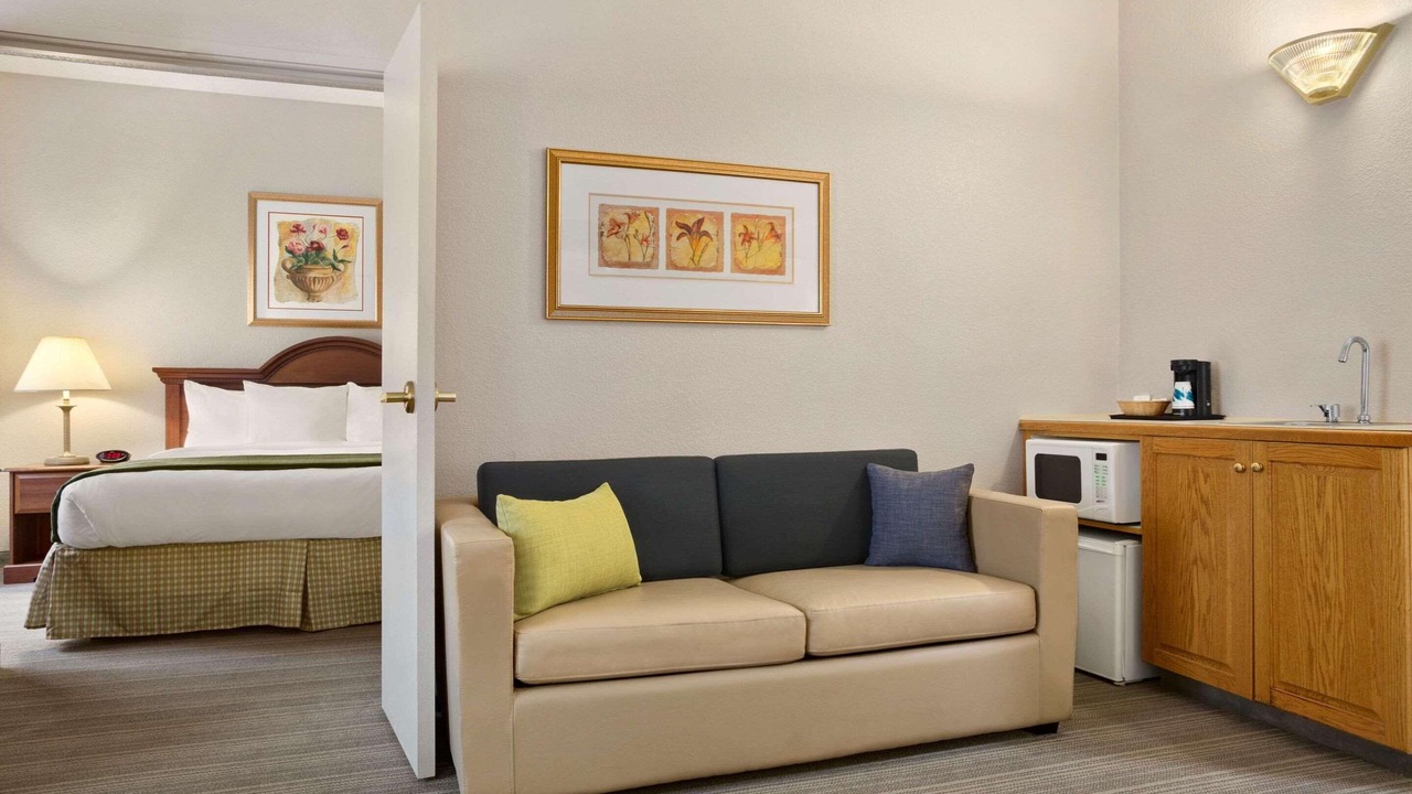 Photo of Livingroom in University Place