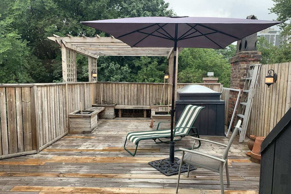 Photo of Outdoor in Midtown Toronto