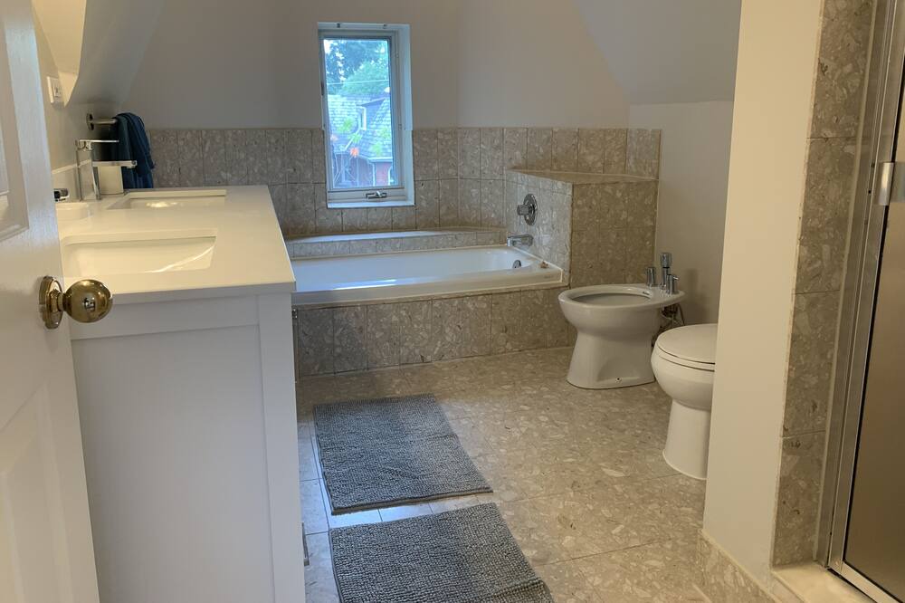 Photo of Bathroom in Midtown Toronto