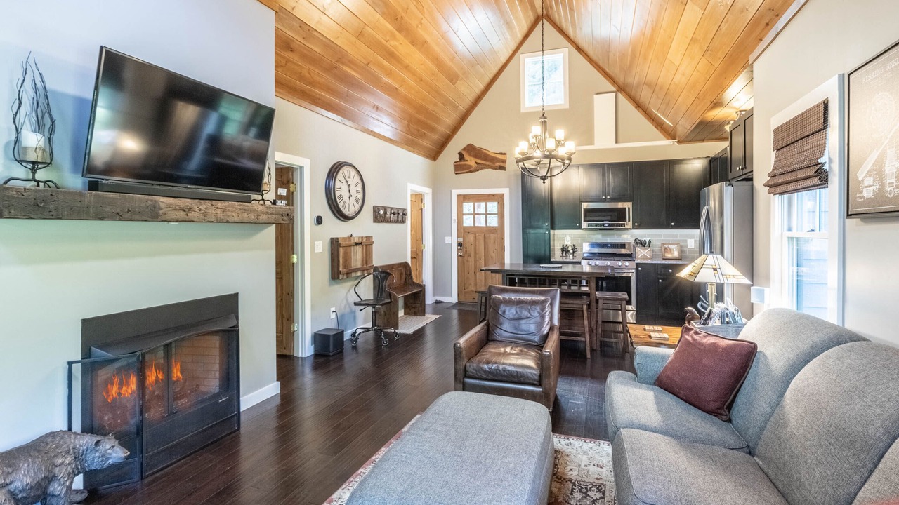 Photo of Livingroom in Cullowhee